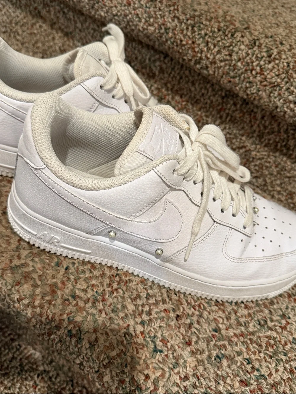 Nike White Low-Top Leather Sneakers with Swoosh